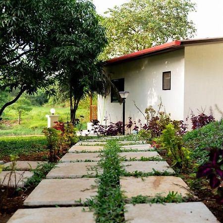 Hotel Mangozzz Magical World Panvel Esterno foto