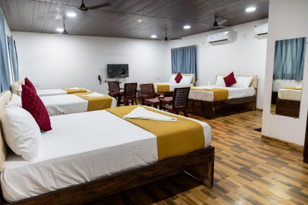 Hotel Mangozzz Magical World Panvel Esterno foto