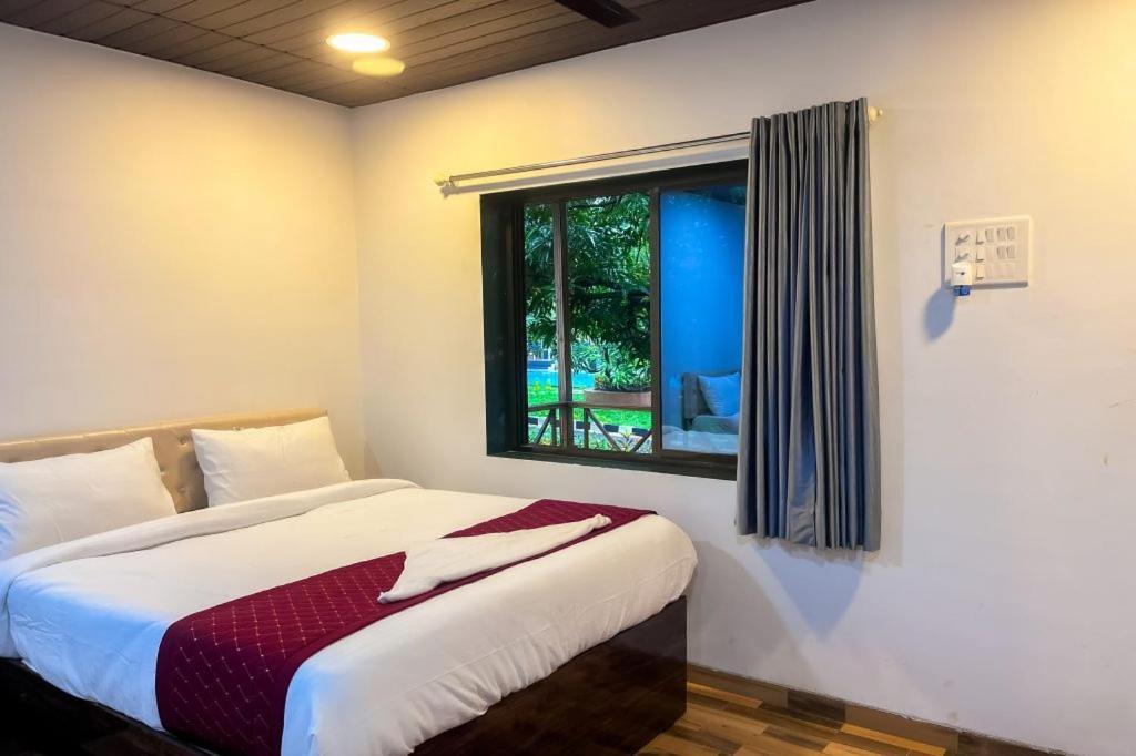 Hotel Mangozzz Magical World Panvel Esterno foto