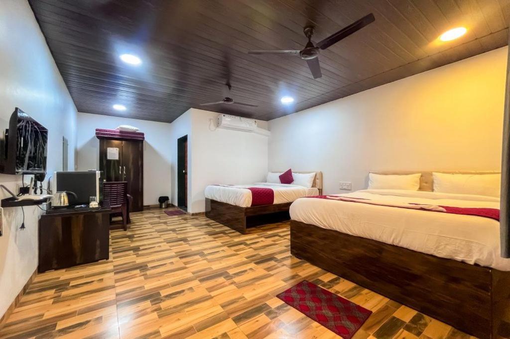 Hotel Mangozzz Magical World Panvel Esterno foto