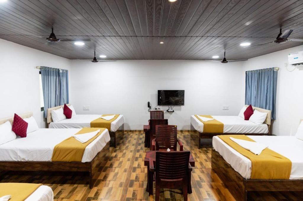 Hotel Mangozzz Magical World Panvel Esterno foto