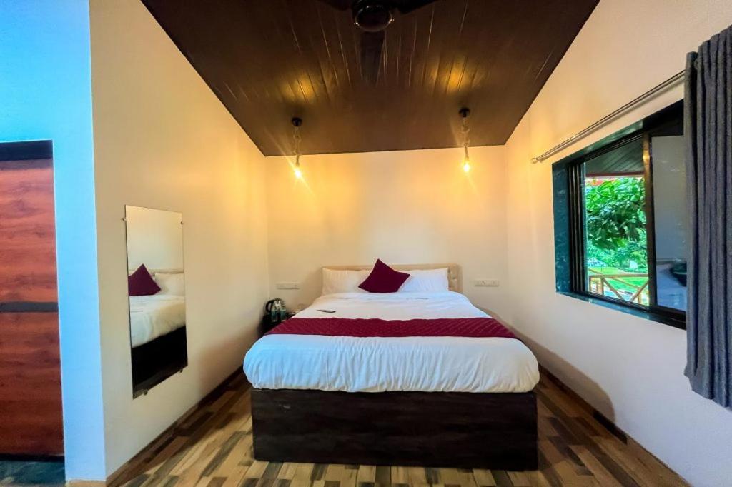 Hotel Mangozzz Magical World Panvel Esterno foto