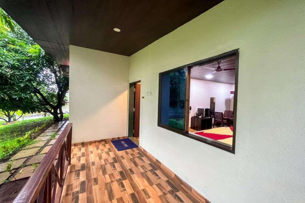 Hotel Mangozzz Magical World Panvel Esterno foto