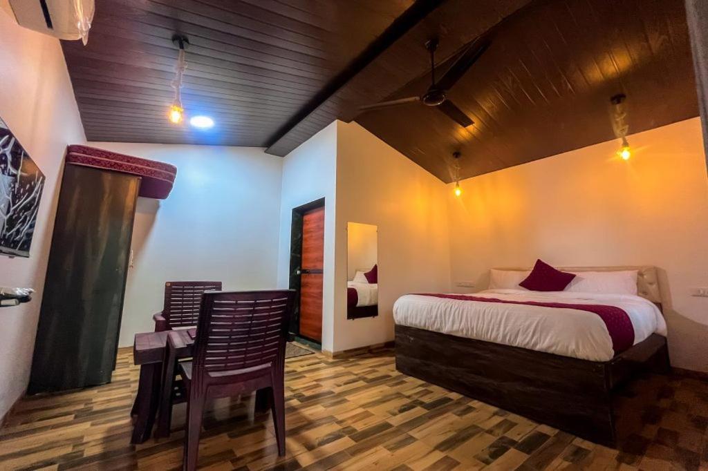 Hotel Mangozzz Magical World Panvel Esterno foto